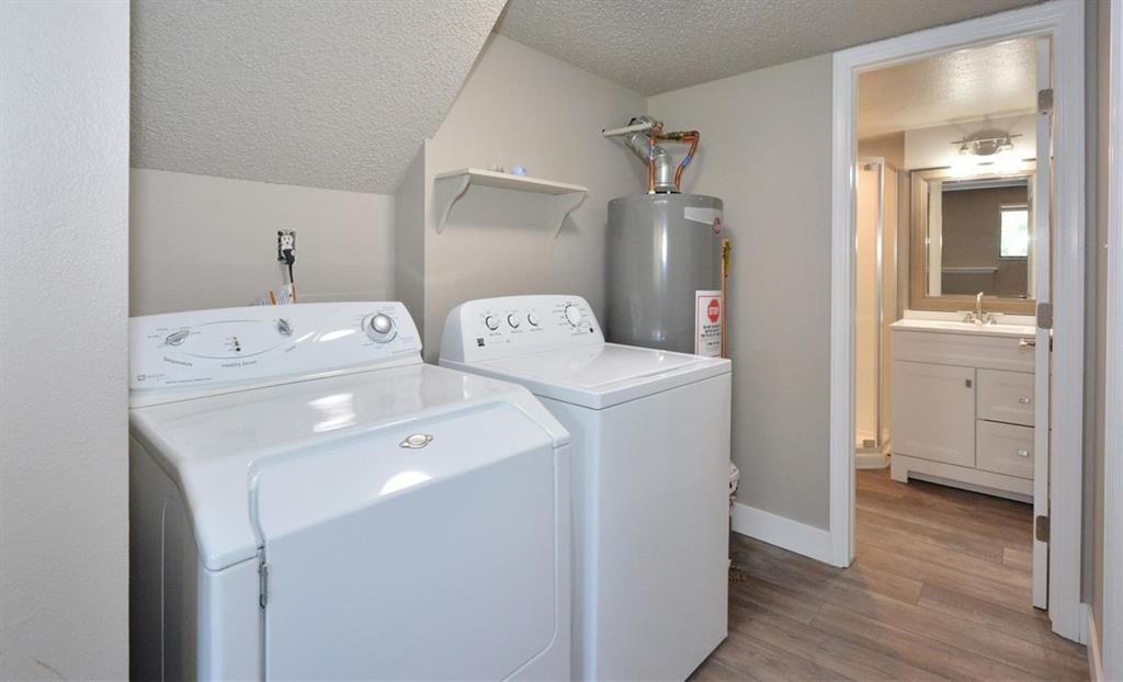 Image 21 of 26: Laundry