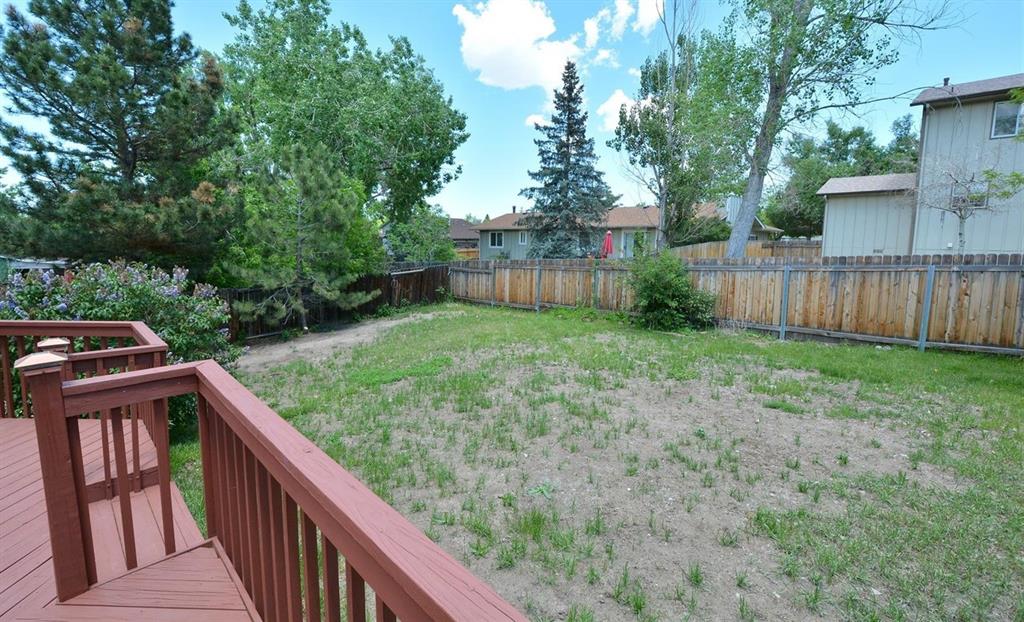 Image 26 of 26: Yard