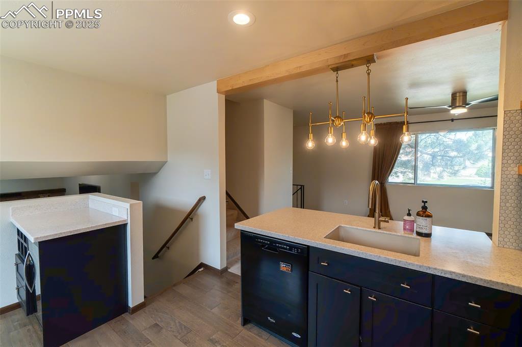 Image 10 of 45: Kitchen