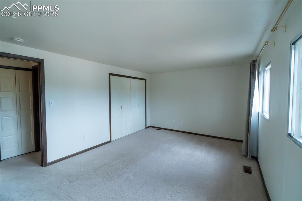 Image 17 of 45: Primary Bedroom 