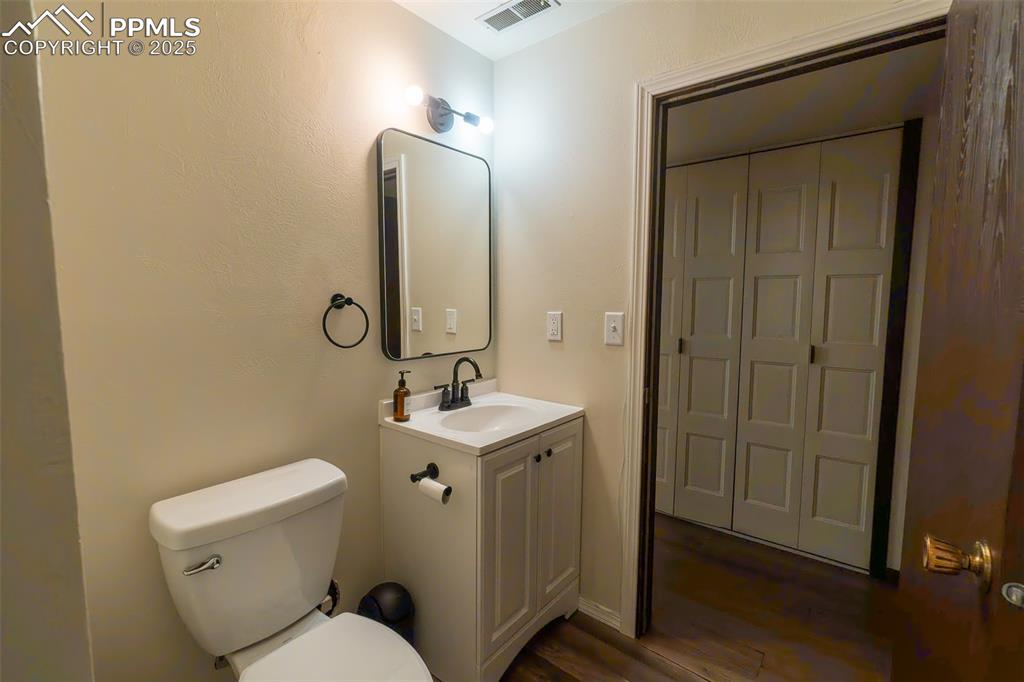Image 31 of 45: Main floor bathroom
