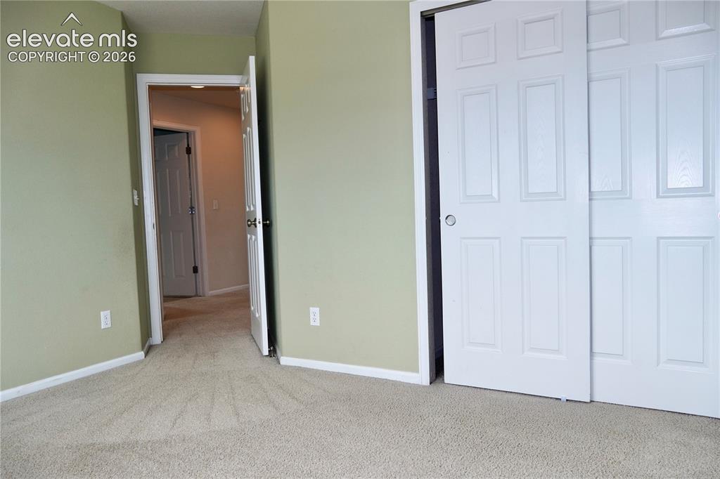 Image 17 of 36: Bedroom