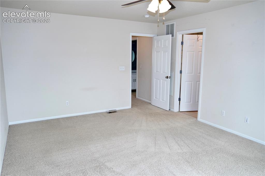 Image 8 of 36: Bedroom