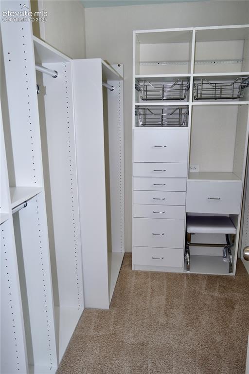 Image 9 of 36: Closet