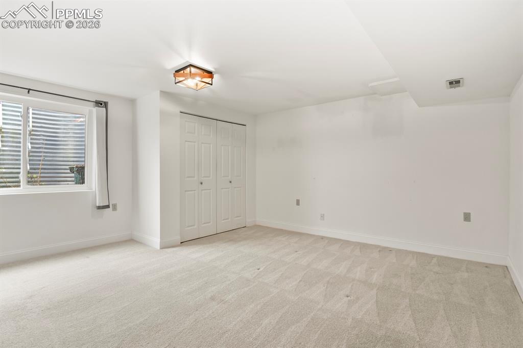 Image 21 of 46: Bedroom