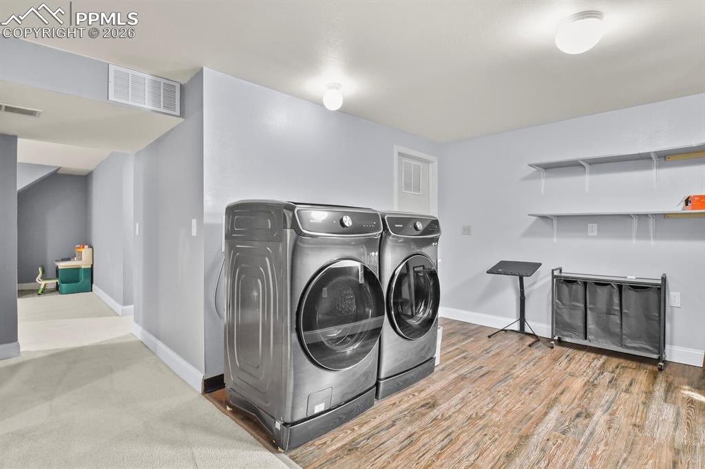 Image 22 of 46: Laundry