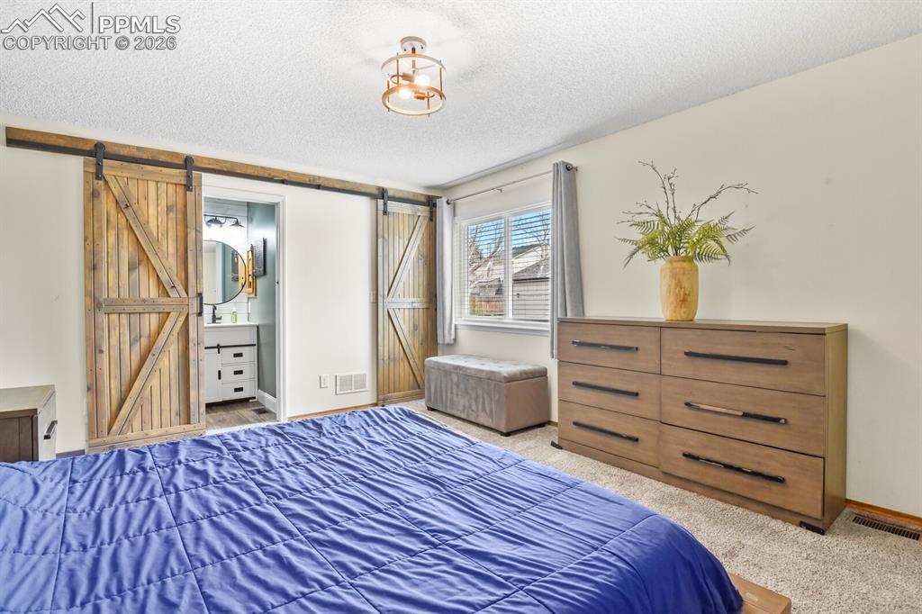 Image 27 of 46: Bedroom