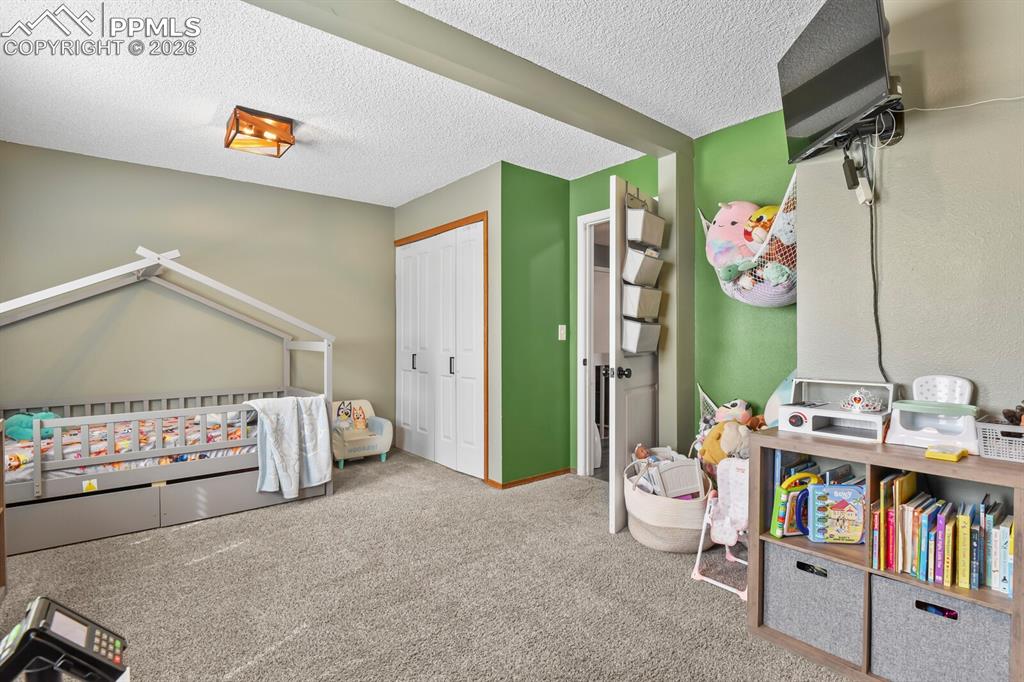 Image 31 of 46: Bedroom