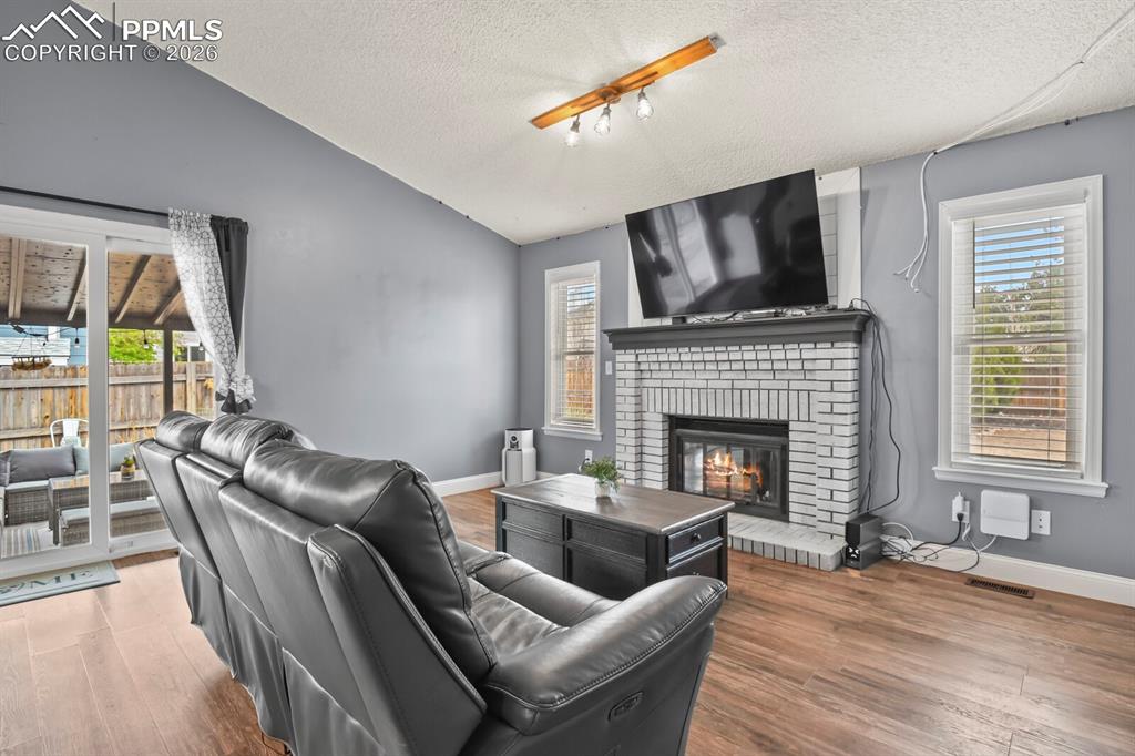 Image 7 of 46: Living Room