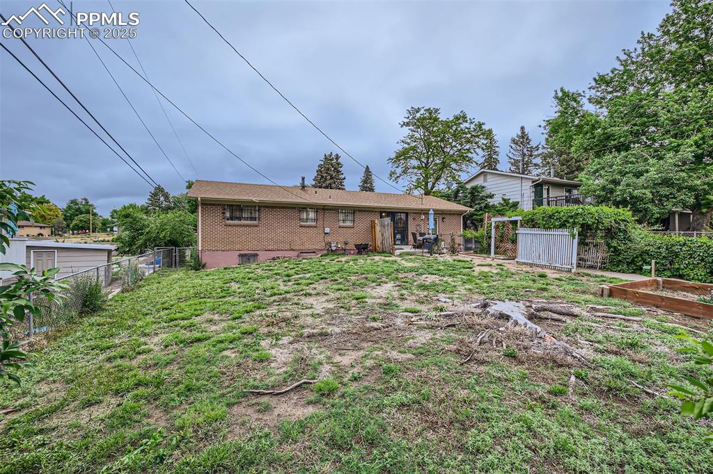 Image 11 of 28: Back of Structure