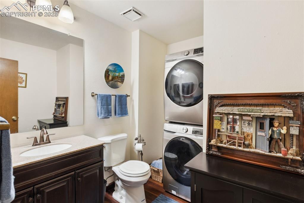 Image 11 of 23: Bathroom