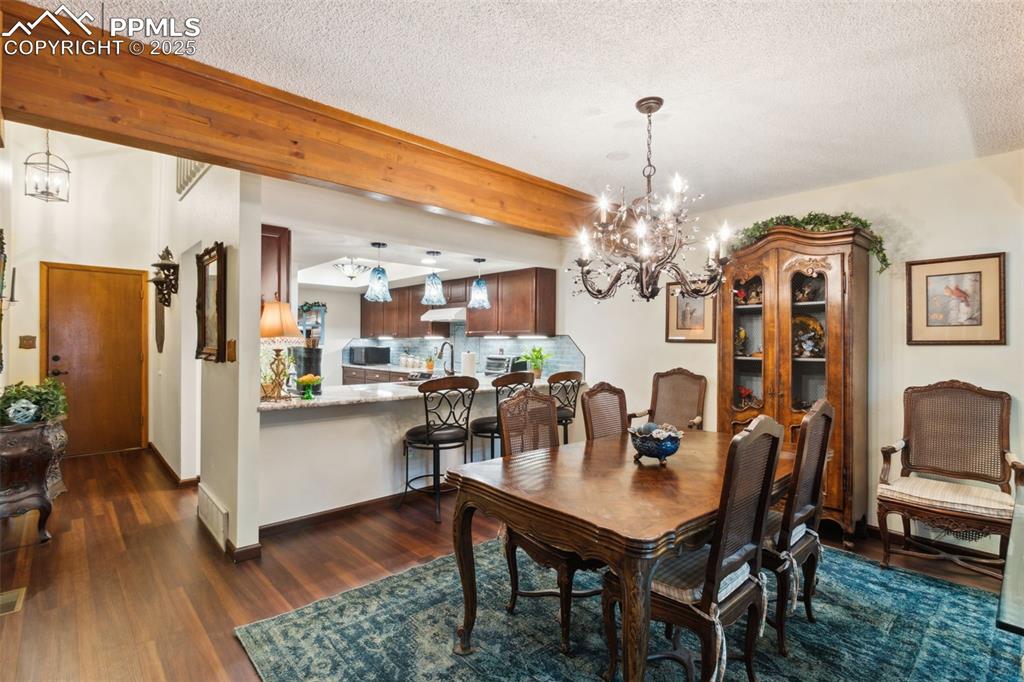 Image 3 of 23: Dining Area