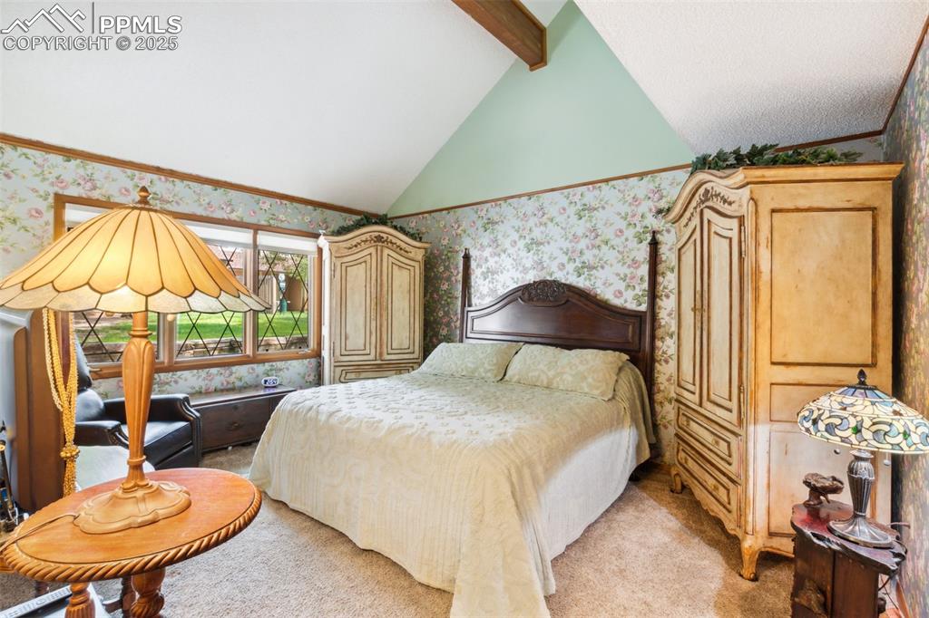 Image 7 of 23: Bedroom