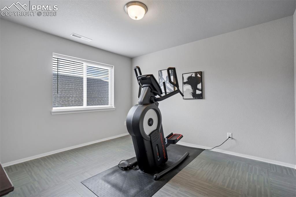 Image 35 of 45: Bedroom