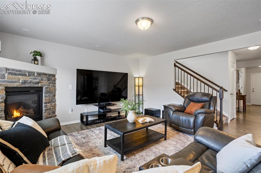 Image 6 of 45: Living Room