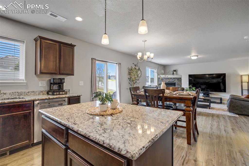 Image 8 of 45: Equal parts function and flex—this kitchen knows exactly what it’s doing.