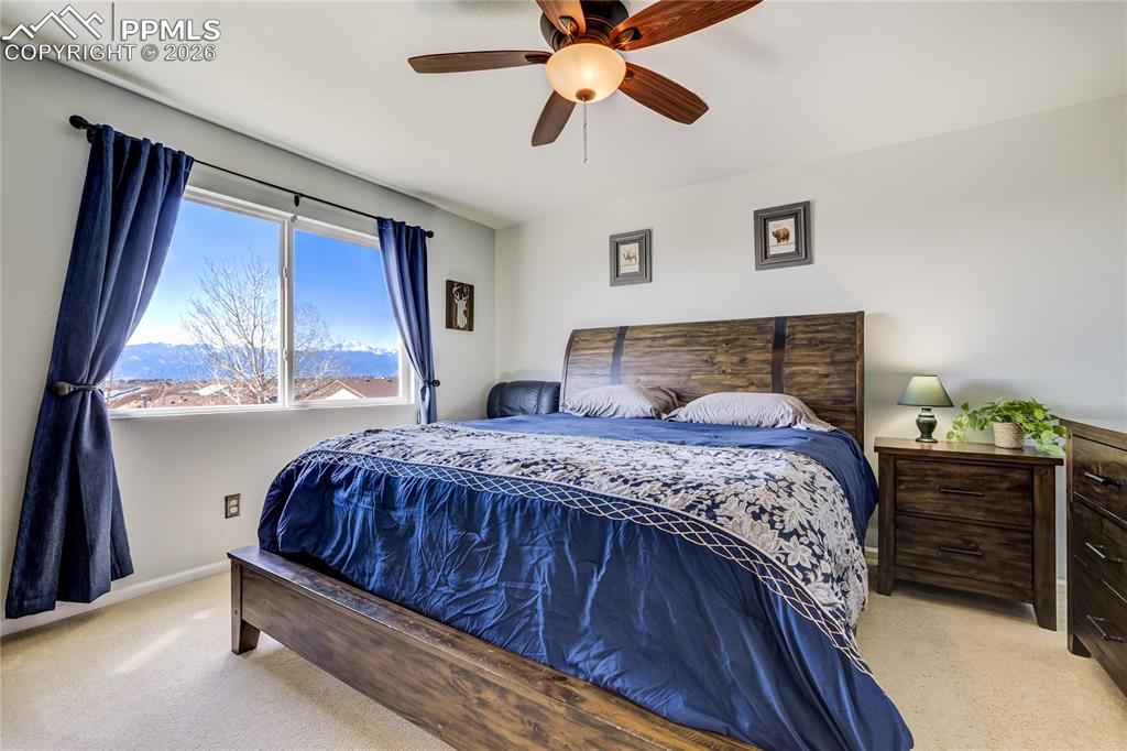 Image 24 of 50: Bedroom