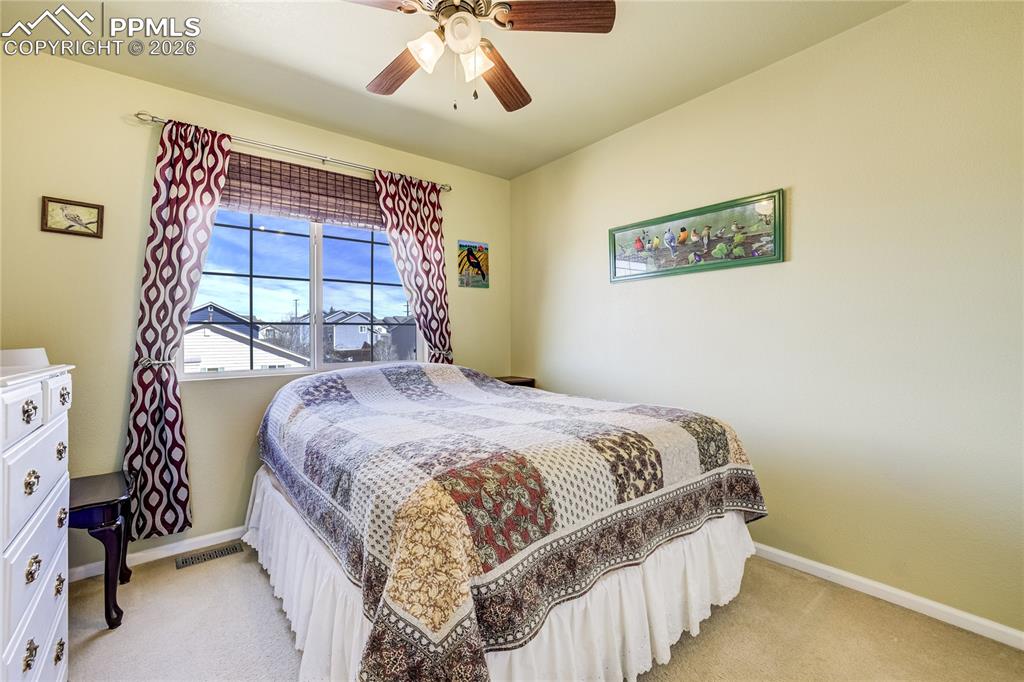 Image 30 of 50: Bedroom