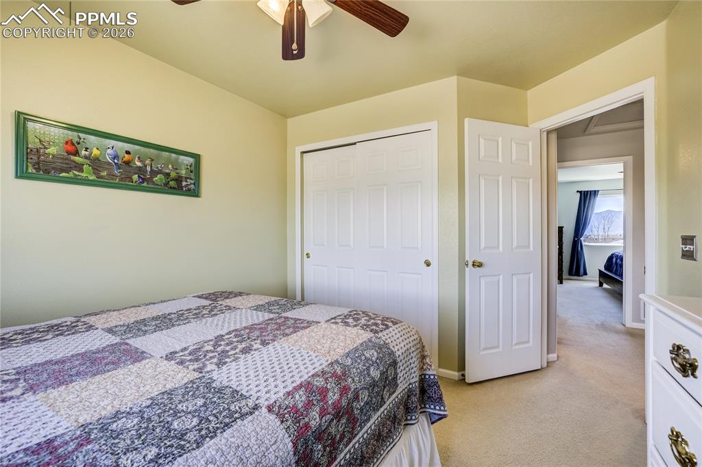 Image 32 of 50: Bedroom