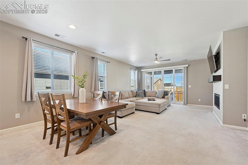 Image 8 of 24: Dining Area