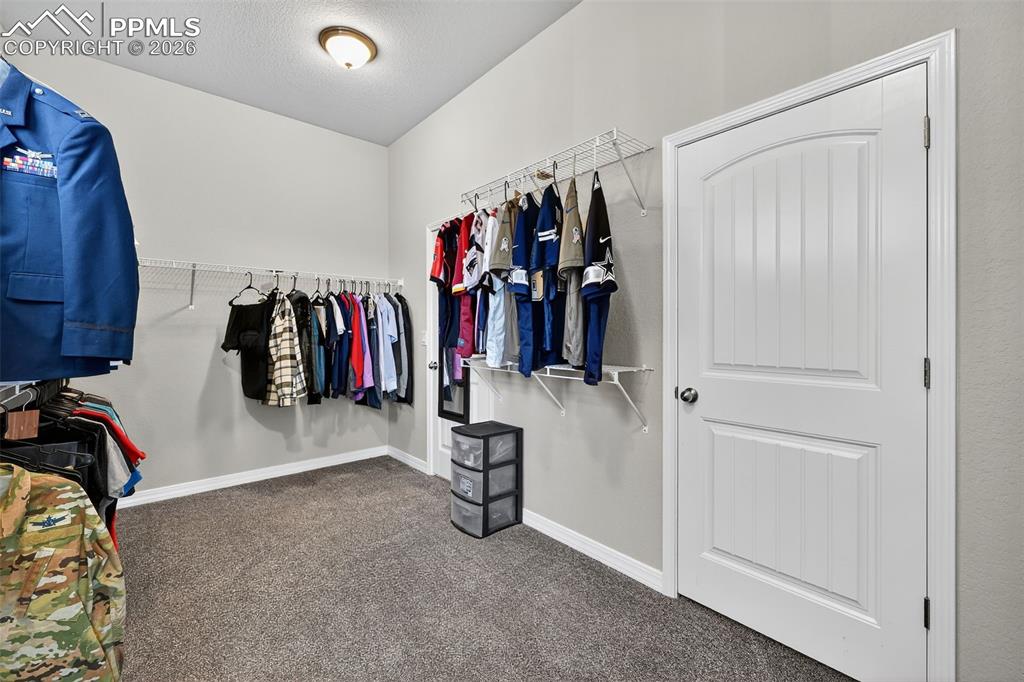 Image 25 of 44: Closet