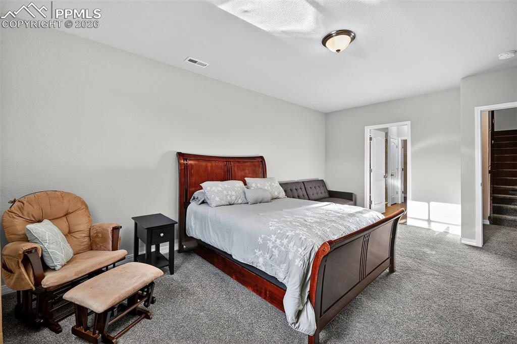 Image 33 of 44: Bedroom