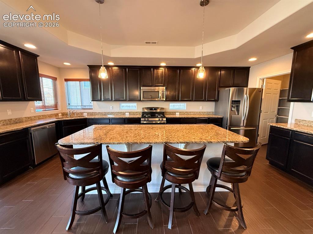 Image 12 of 50: Kitchen