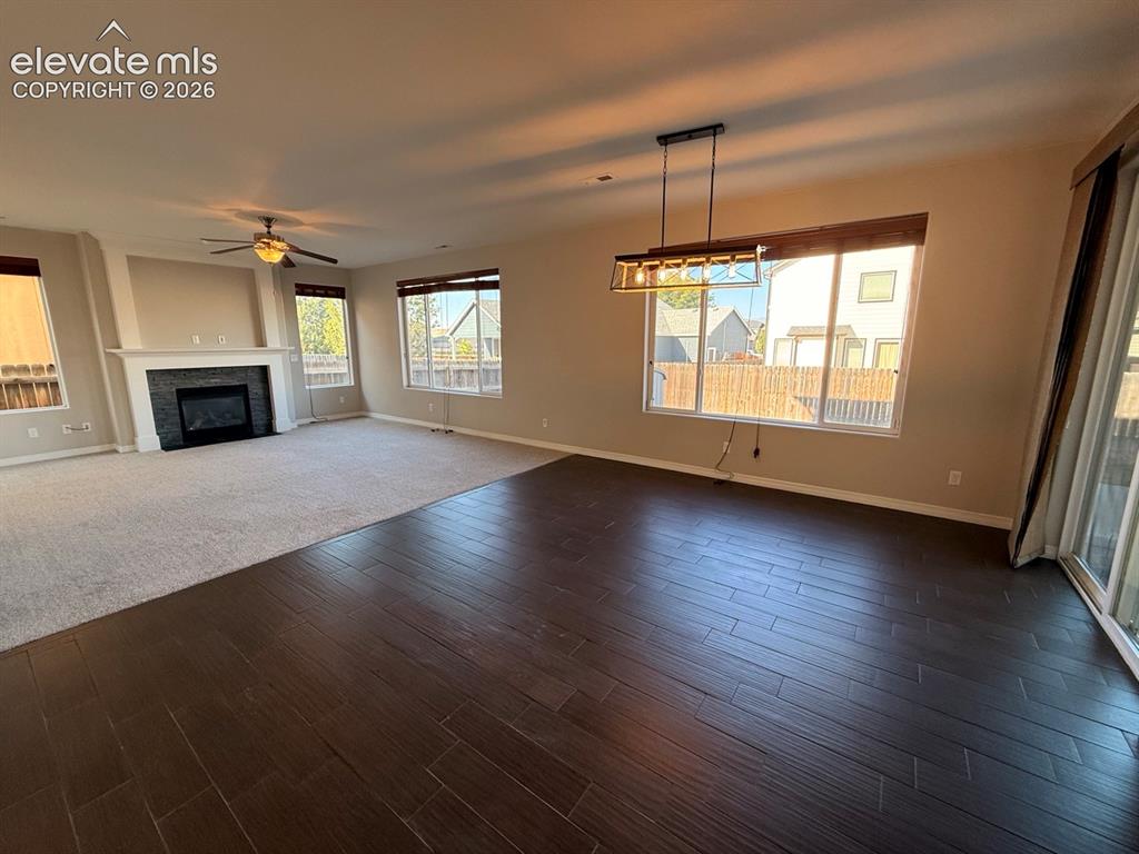 Image 13 of 50: Dining Area