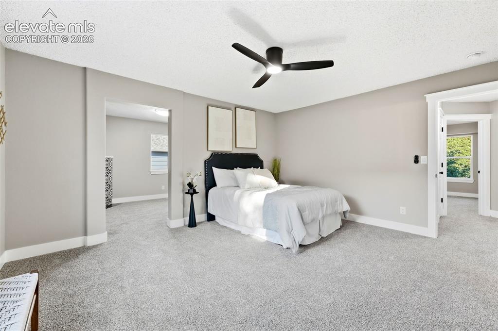 Image 18 of 50: Bedroom
