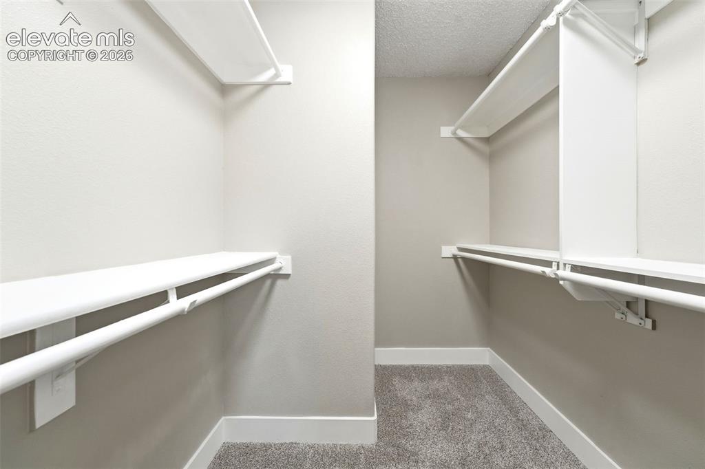 Image 23 of 50: Closet