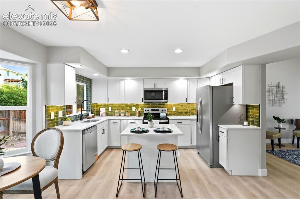 Image 9 of 50: Kitchen
