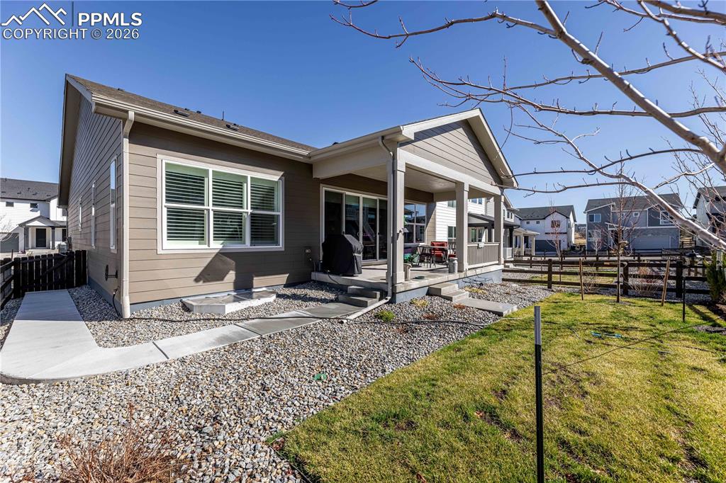 Image 25 of 27: Back of Structure