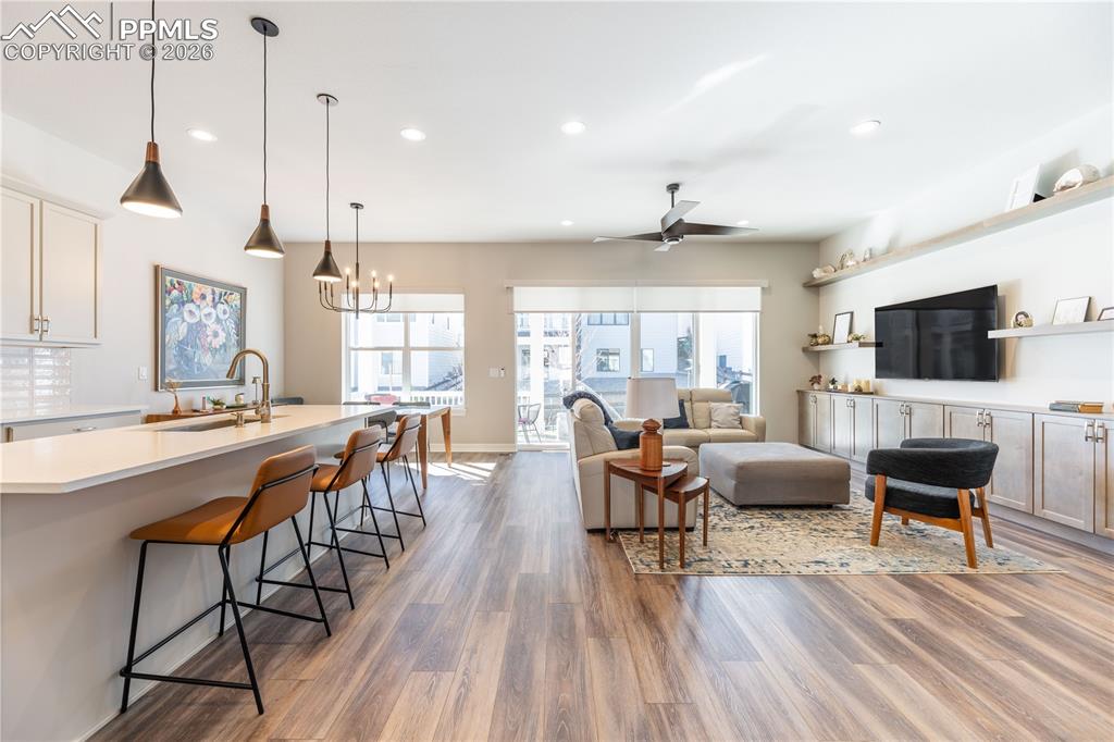 Image 4 of 27: Living Room