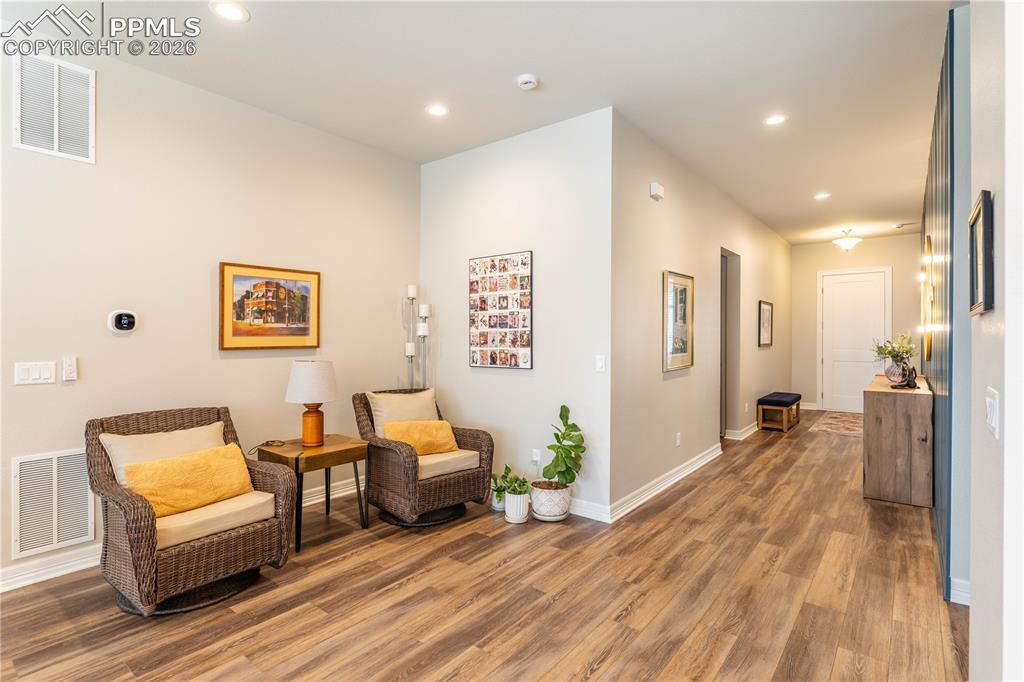 Image 5 of 27: Sitting Room