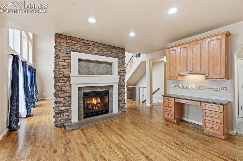 Image 10 of 50: Living Room