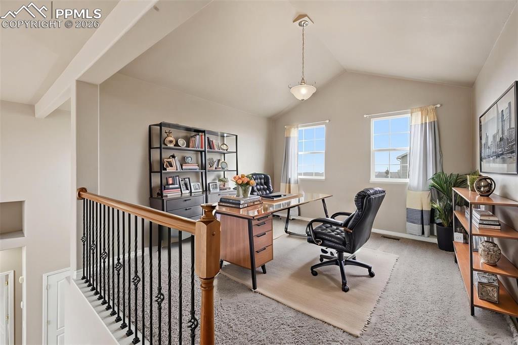 Image 26 of 50: Office