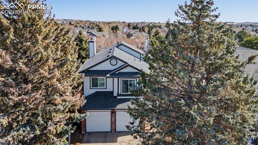 Image 3 of 34: Front of Structure