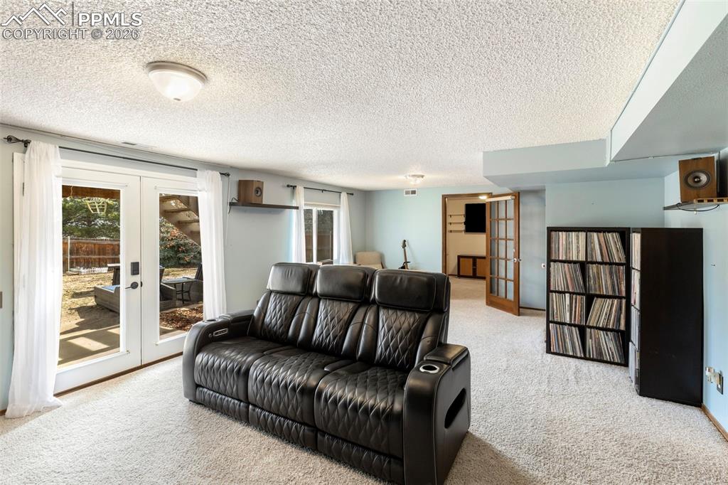 Image 30 of 34: Living Room