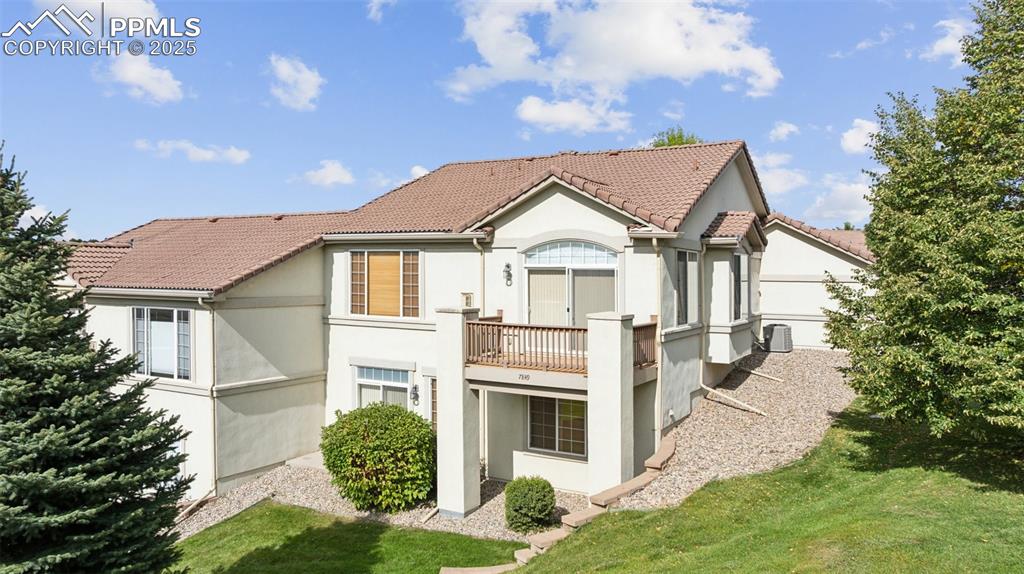 Image 2 of 28: Back of Structure