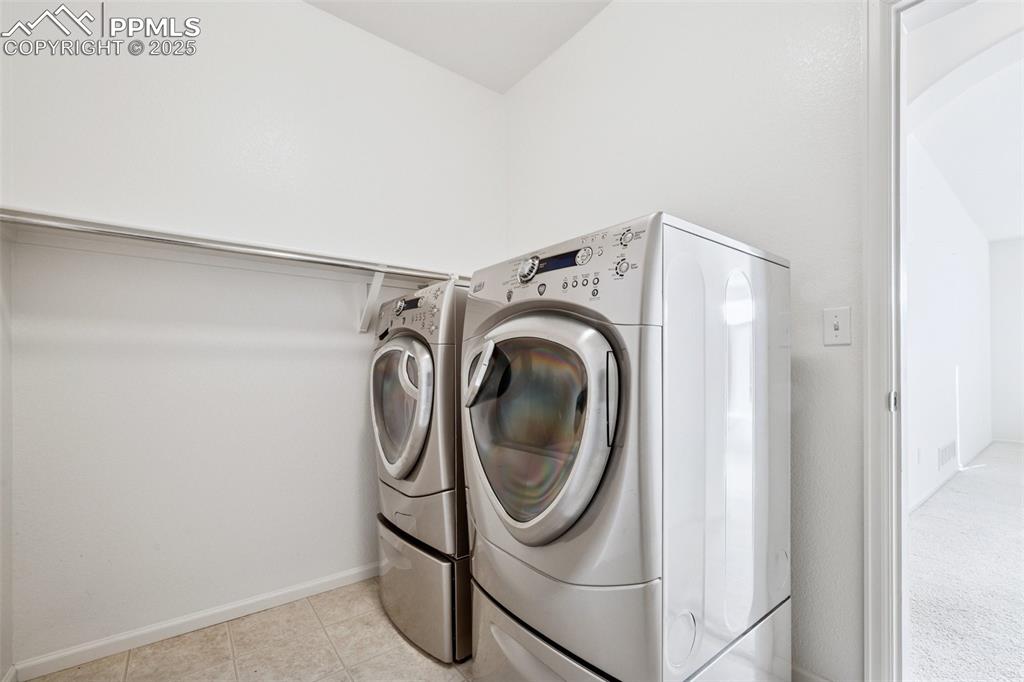 Image 22 of 28: Laundry