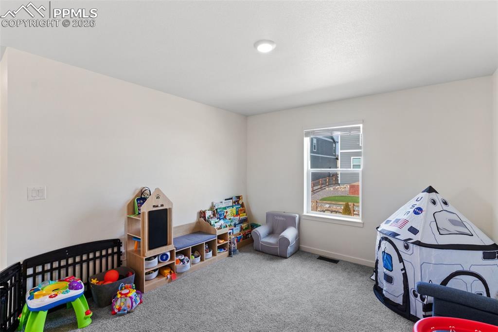 Image 24 of 43: Upstairs loft