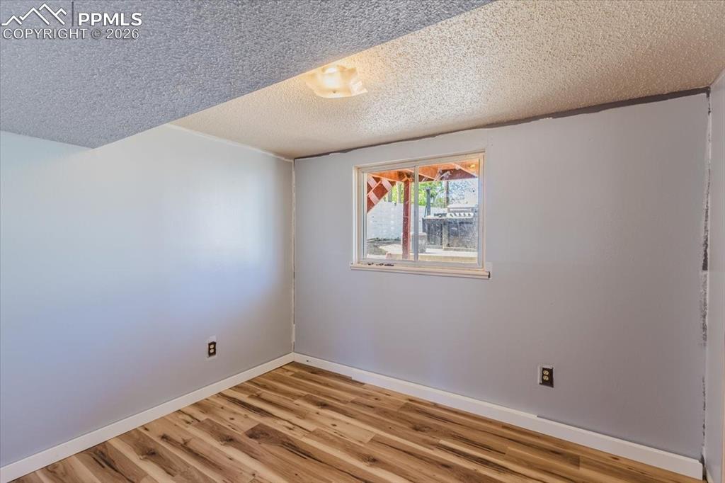 Image 24 of 46: Bedroom