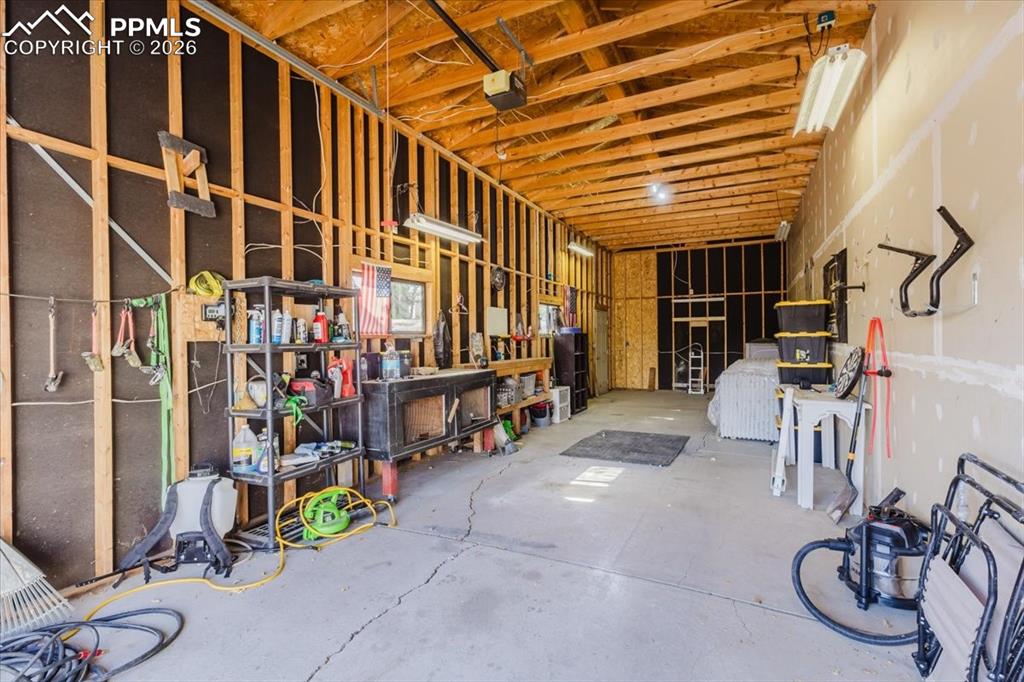 Image 38 of 46: Garage