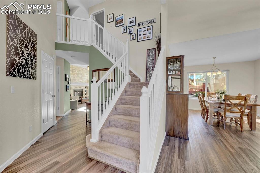 Image 8 of 28: Entry