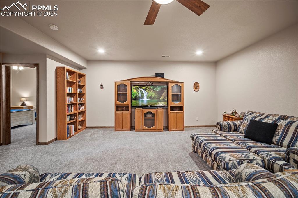 Image 27 of 49: Family Room