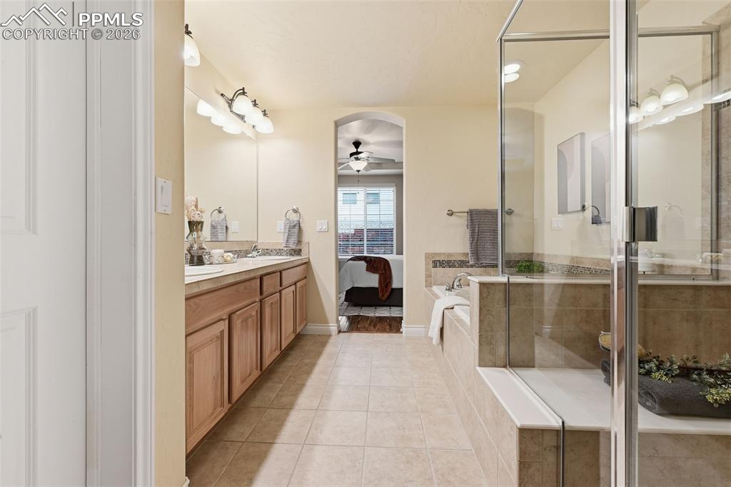 Image 15 of 31: Bathroom