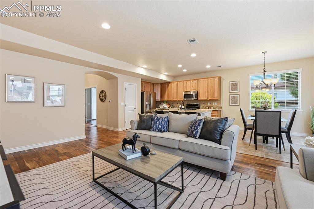 Image 6 of 31: Living Room