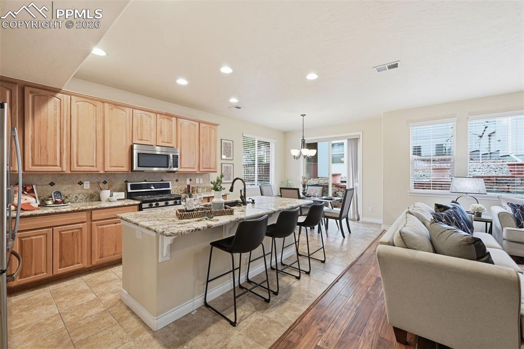 Image 8 of 31: Kitchen