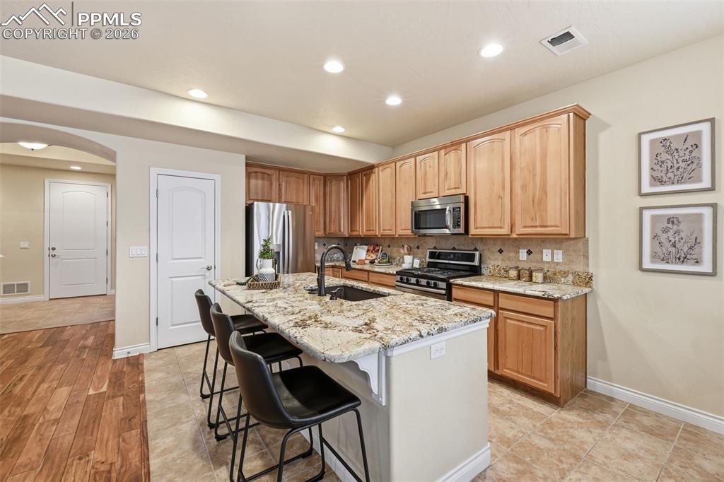Image 9 of 31: Kitchen