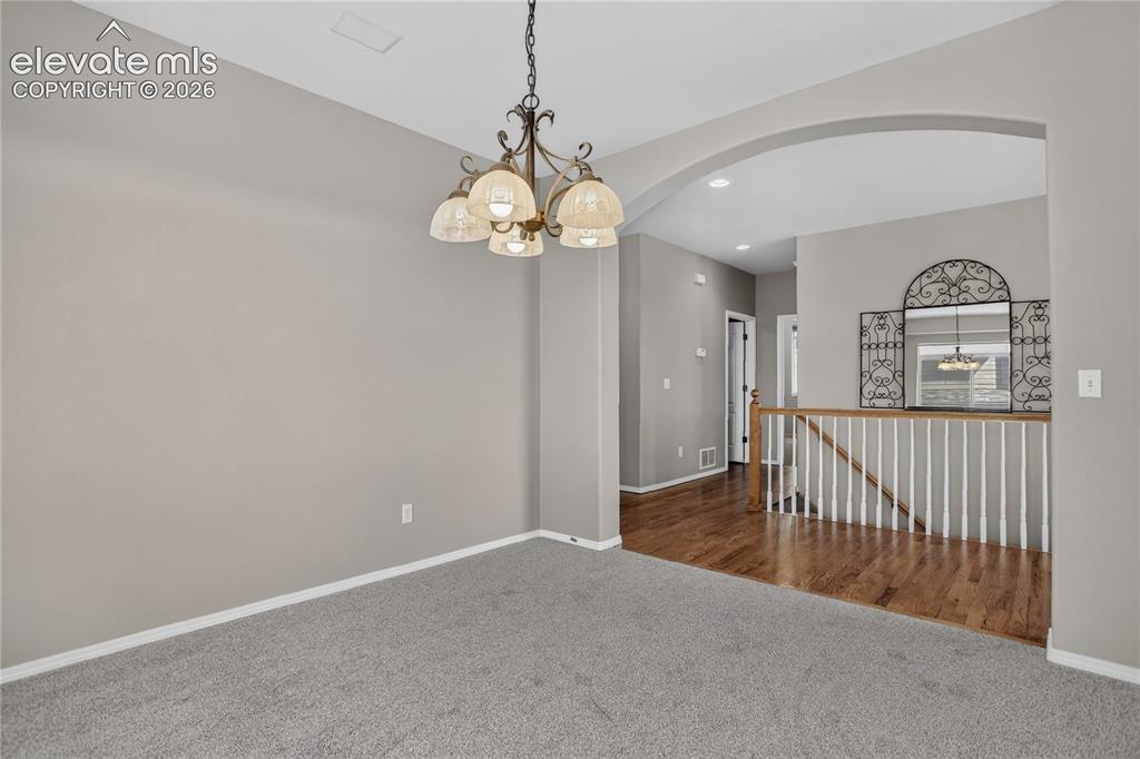 Image 16 of 45: Dining Room